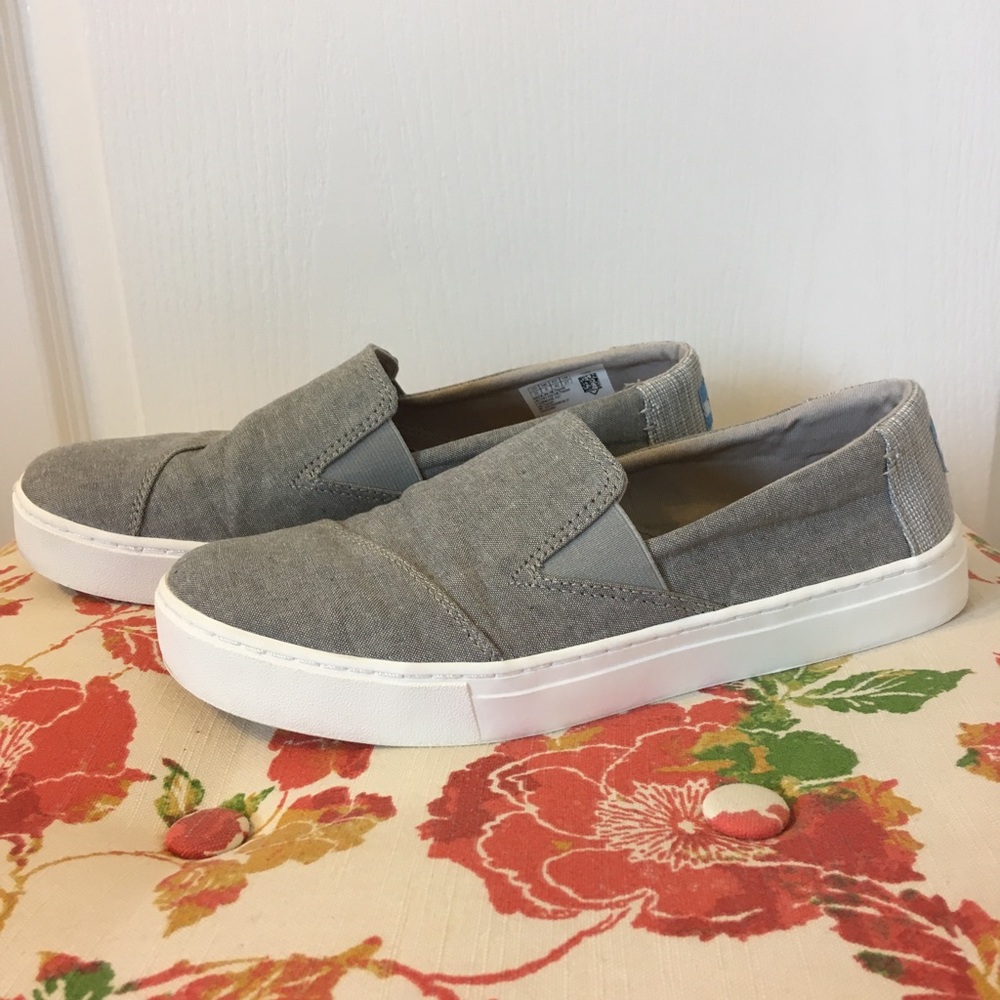 TOMS Luca slip on sneaker, women’s size 10